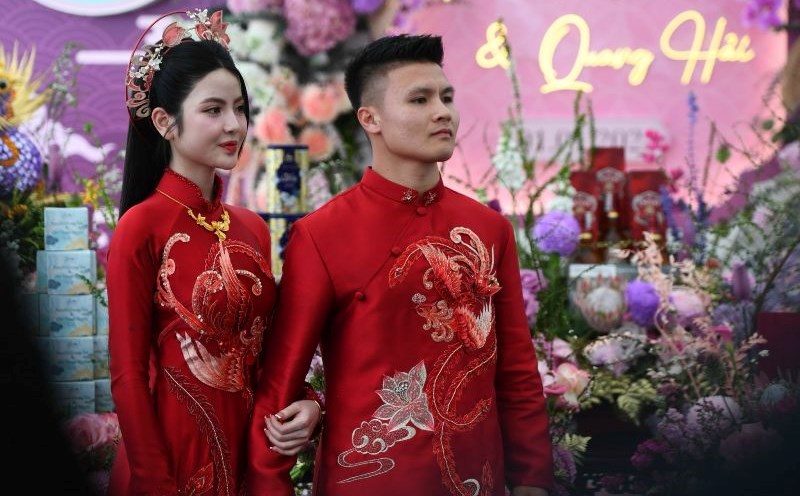 Qang Chu Thanh Huyền đồng hành cùng Quang Hải trong sự kiện cộng đồng