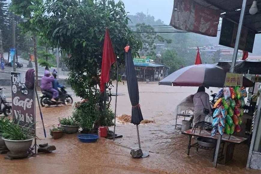Bac Kan advirtio deslizamientos de tierra cuando se produjeron algunas areas de fuertes lluvias. Foto: Suministro de personas