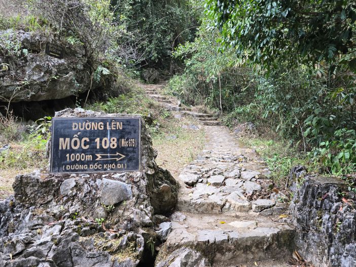 Duong len Cot moc 108 lich su. 