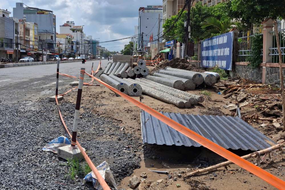 Duong Tran Van Hoai tien do dat hon 60%, du kien hoan thanh trong thang 7.2025. Anh: Ta Quang