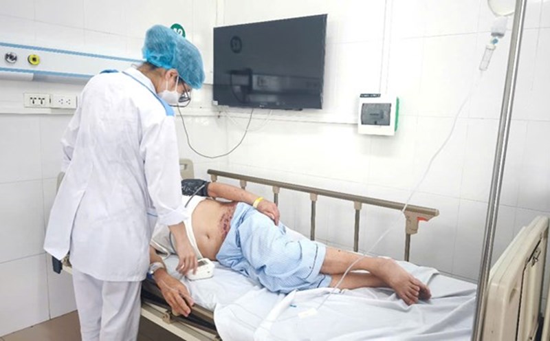 A patient is being treated for shingles at the Central Hospital for Tropical Diseases. Photo: Ha Le