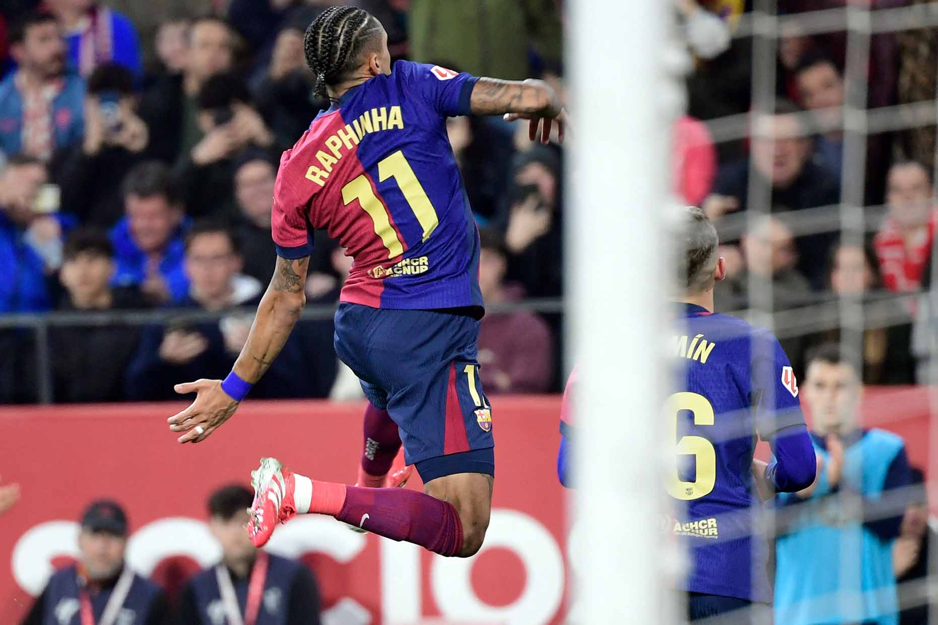 Raphinha nhu lot xac trong mua giai nay cung Barcelona. Anh: AFP