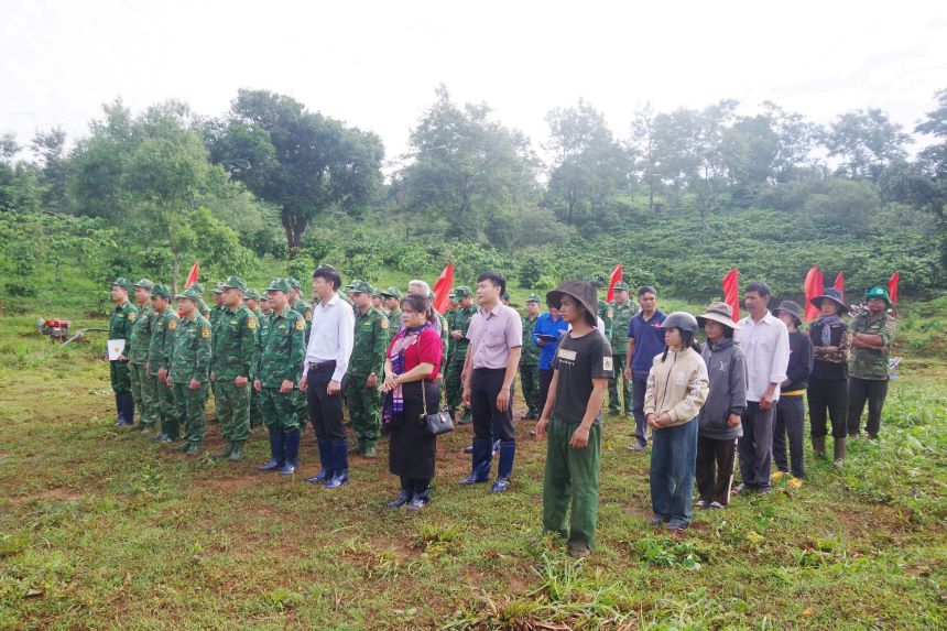 Le phat dong Tet trong cay tai huyen Tuy Duc (Dak Nong). Anh: Van Hoan