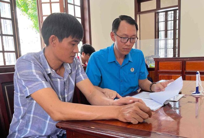 Công đoàn đứng ra khởi kiện công ty đòi quyền lợi cho 93 người lao động