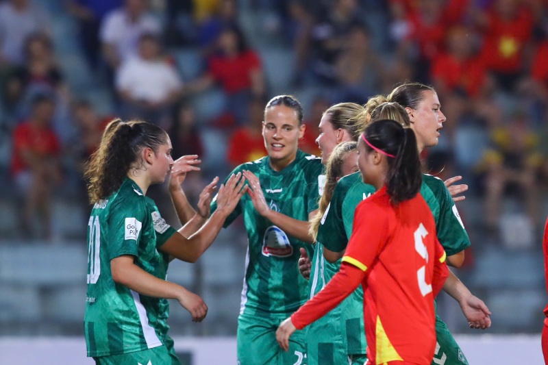 Cau lac bo Werder Bremen mo ti so tran dau. Anh: Minh Dan