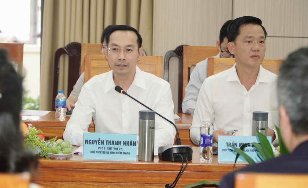 Chairman of Kien Giang Provincial People's Committee Nguyen Thanh Nhan spoke about promoting green transformation to contribute to the sustainable development of Phu Quoc. Photo: Nguyen Anh
