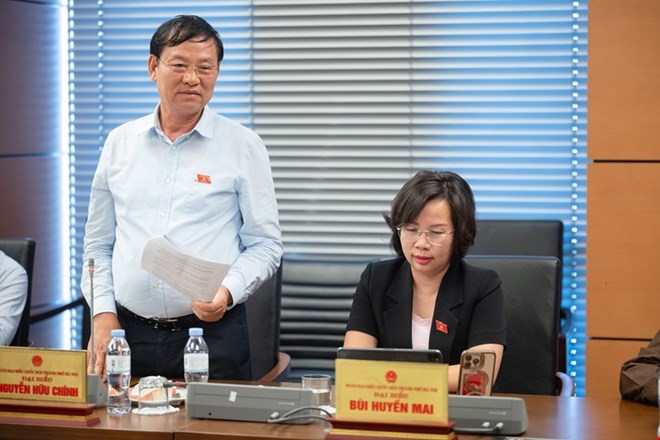 National Assembly delegate Nguyen Huu Chinh said that handling administrative violations without a record can easily lead to arbitrariness. Photo: Pham Dong