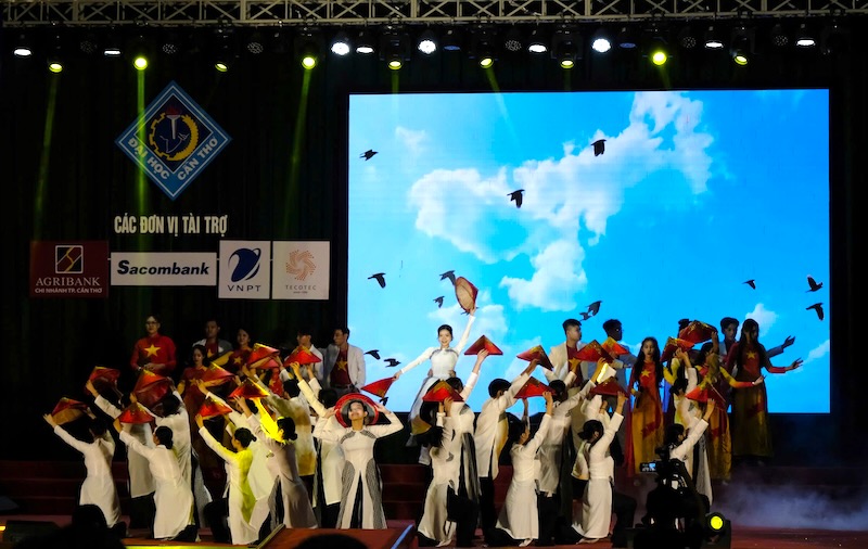 Tiet muc du thi cua Khoa Khoc hoc Xa hoi va Nhan van. Anh: Phong Linh.
