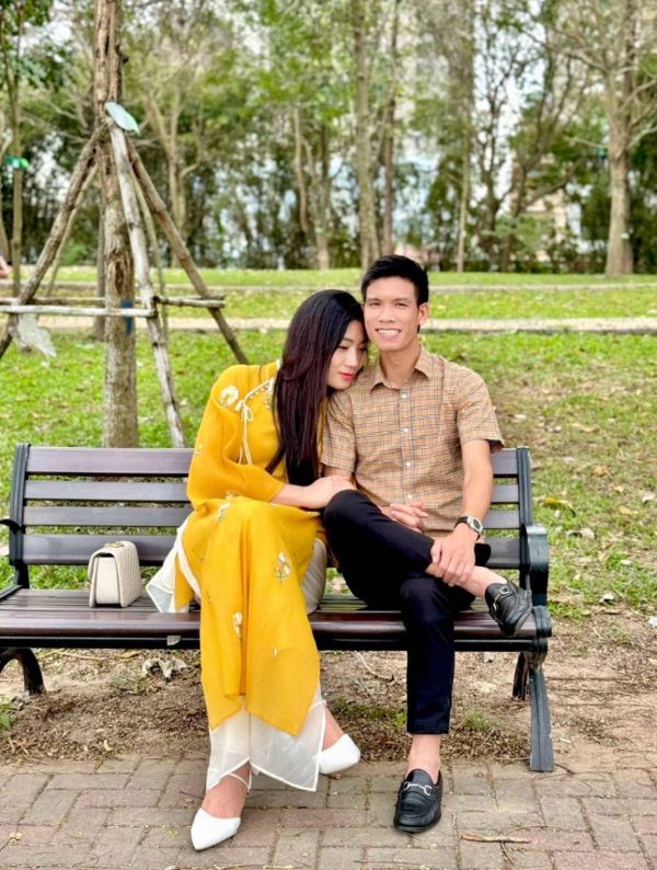 Cap doi luon chia se, dong hanh cung nhau trong cong viec va cuoc song. Anh: Nhan vat cung cap