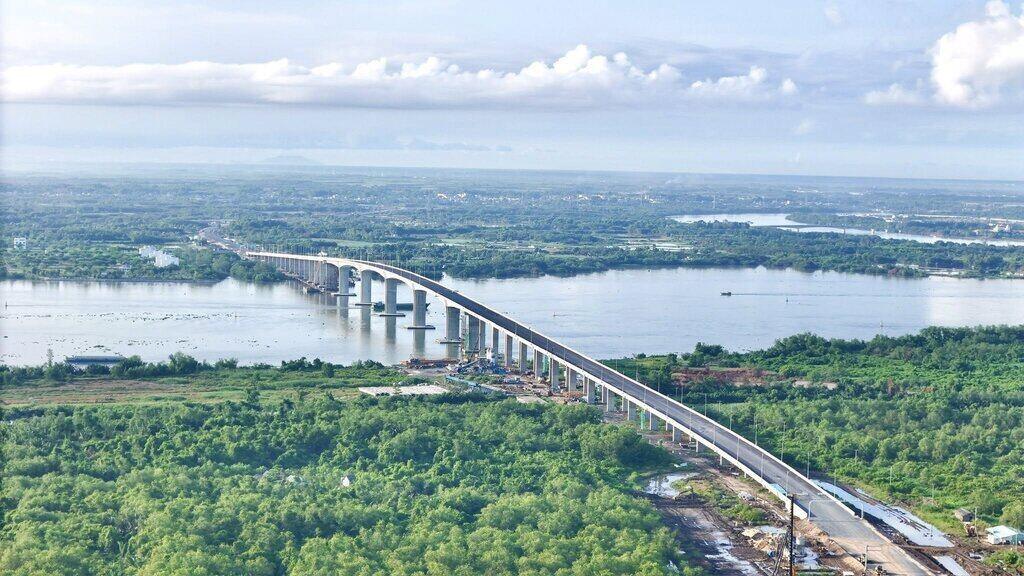 Cau Nhon Trach va nut giao cao toc Long Thanh san sang thong xe ky thuat. Anh: Son Dinh