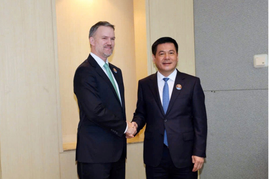 El ministro Nguyen Hong Dien tuvo una negociacion directa con el Representante Comercial de los Estados Unidos (USTR) Jamieson Greer. Foto: Ministerio de Industria y Comercio