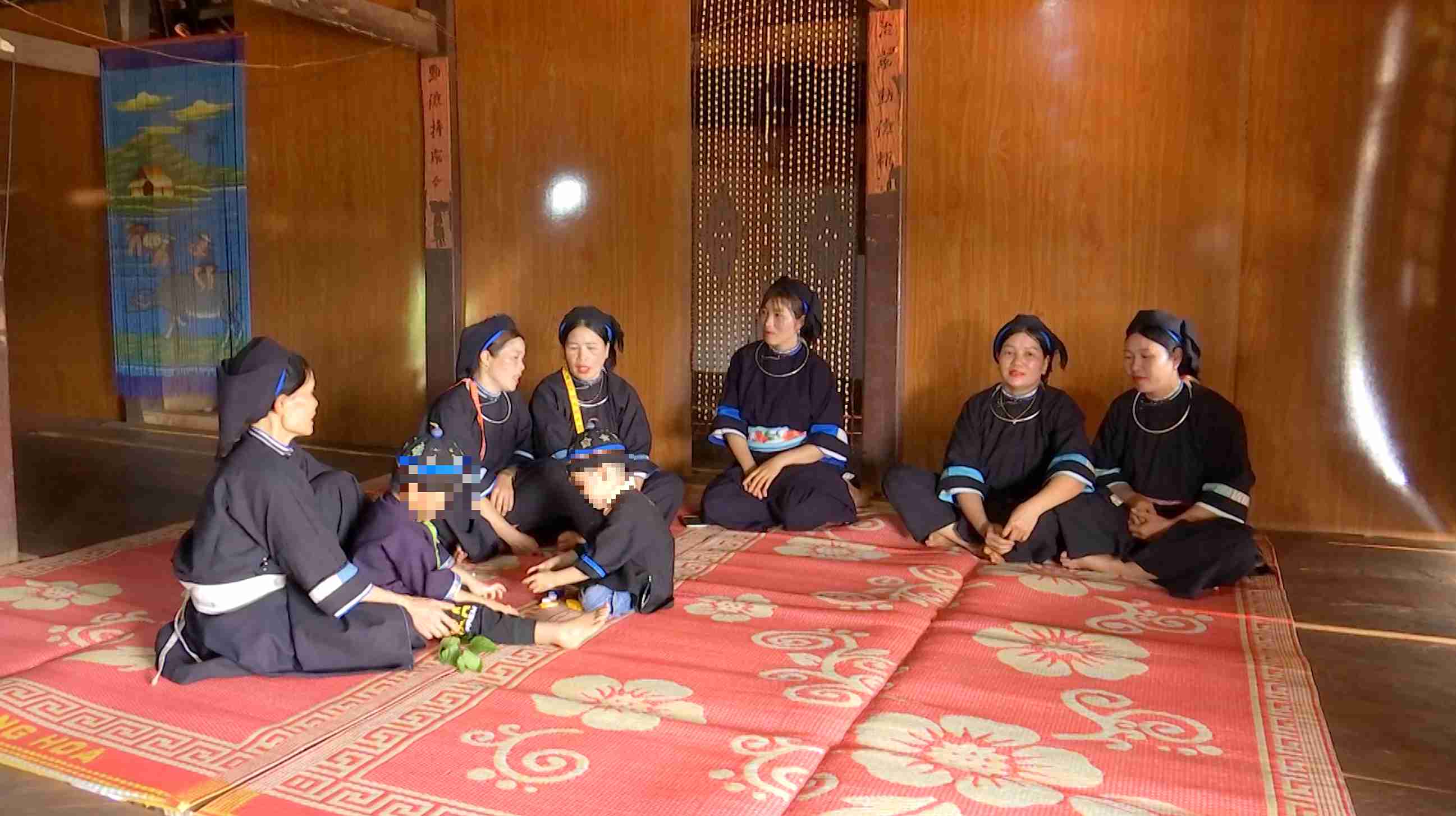 Doi song nguoi dong bao dan toc thieu so o huyen ngay cang duoc cai thien. Anh: Bao Trung