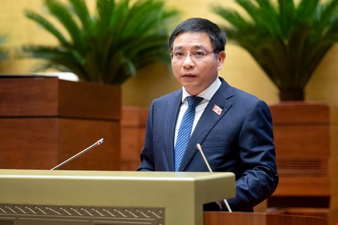 Bo truong Bo Tai chinh Nguyen Van Thang. Anh: Quochoi