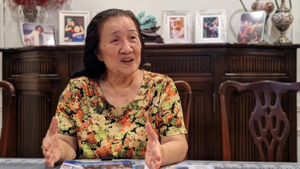 Teacher Le Minh Ngoc talks about the first time he met Uncle Ho. Photo: Anh Tu