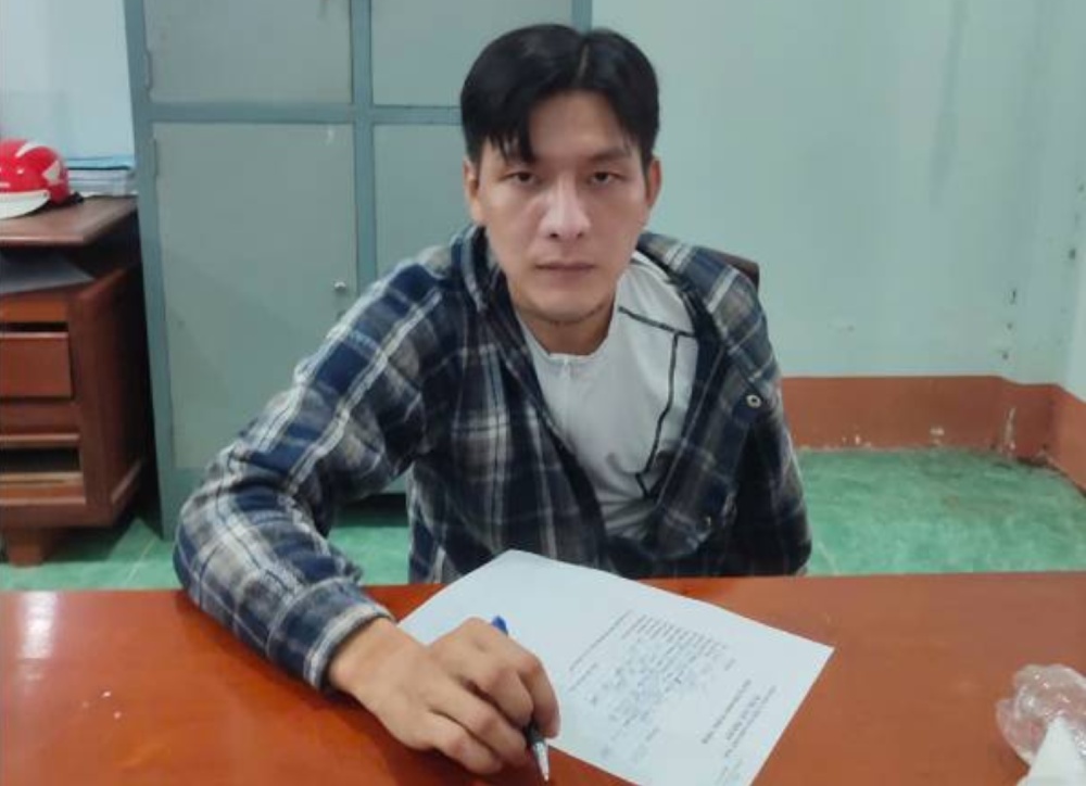 Thọ đã cướp giật tiền của người trong chùa rồi tẩu thoát. Ảnh: Công an cung cấp