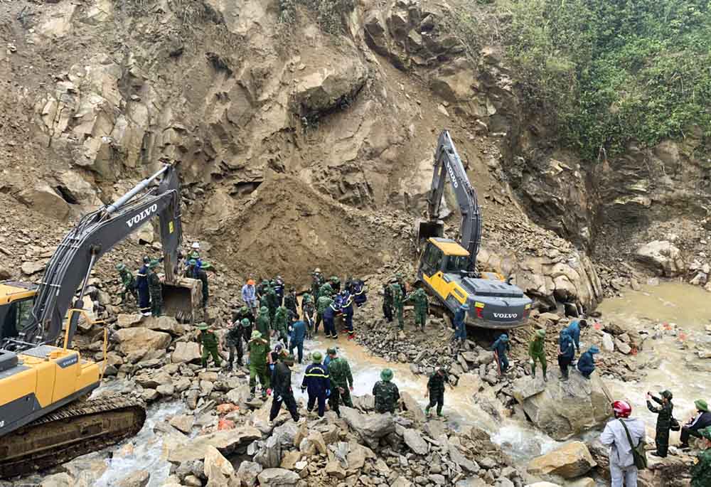 Rescue forces found the fourth body in the case of 5 workers dying at a hydropower plant in Lai Chau. Photo: Van Duc