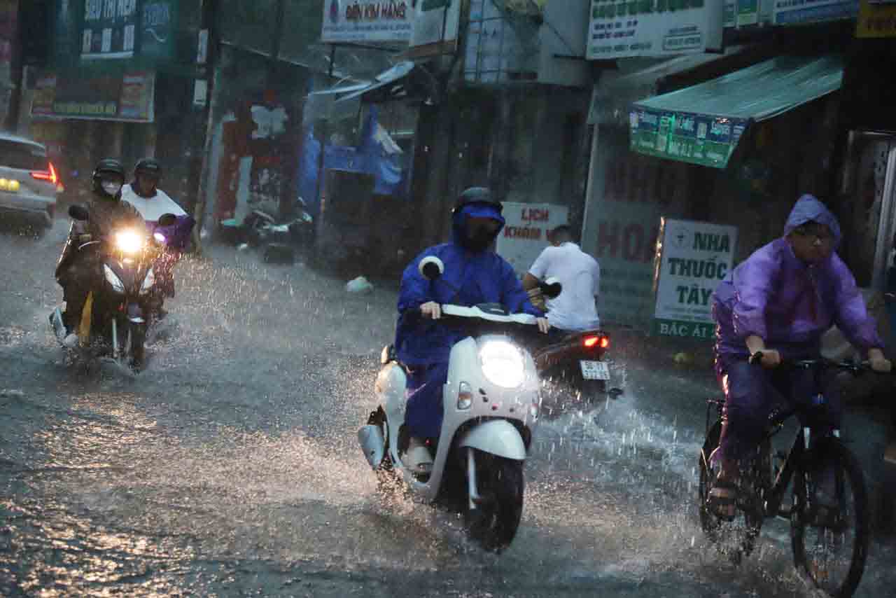 This year's rainy season in the South started early, the weather was complicated. Photo: Anh Tu