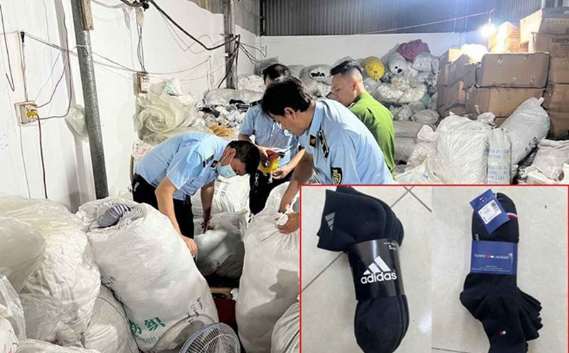 The authorities inspected a business establishment in La Phu (Hoai Duc, Hanoi) with signs of producing counterfeit goods. Photo: Hanoi Market Management Department