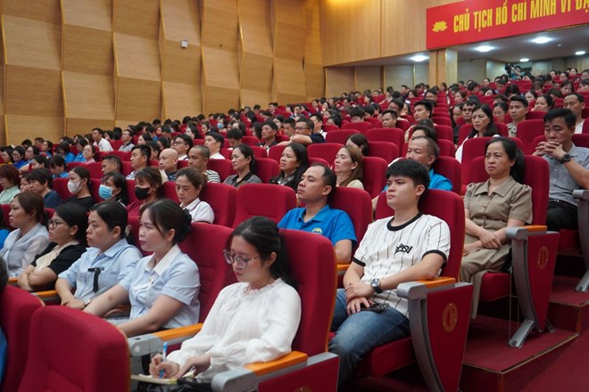Gần 800 cán bộ công đoàn Hải Phòng tập huấn an toàn lao động