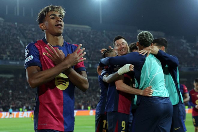 Lamine Yamal luon mang den su tich cuc cho cac dong doi tai Barcelona. Anh: AFP