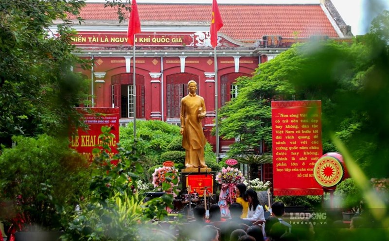 Places in Hue are richly marked with Uncle Ho's footsteps. Photo: Nguyen Luan