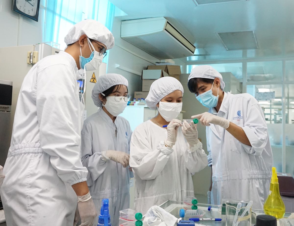 La Universidad Nacional de la Ciudad de Ho Chi Minh, recluta a los jovenes cientificos excelentes y lideres en terminos de trabajo. Foto: Manh Quang