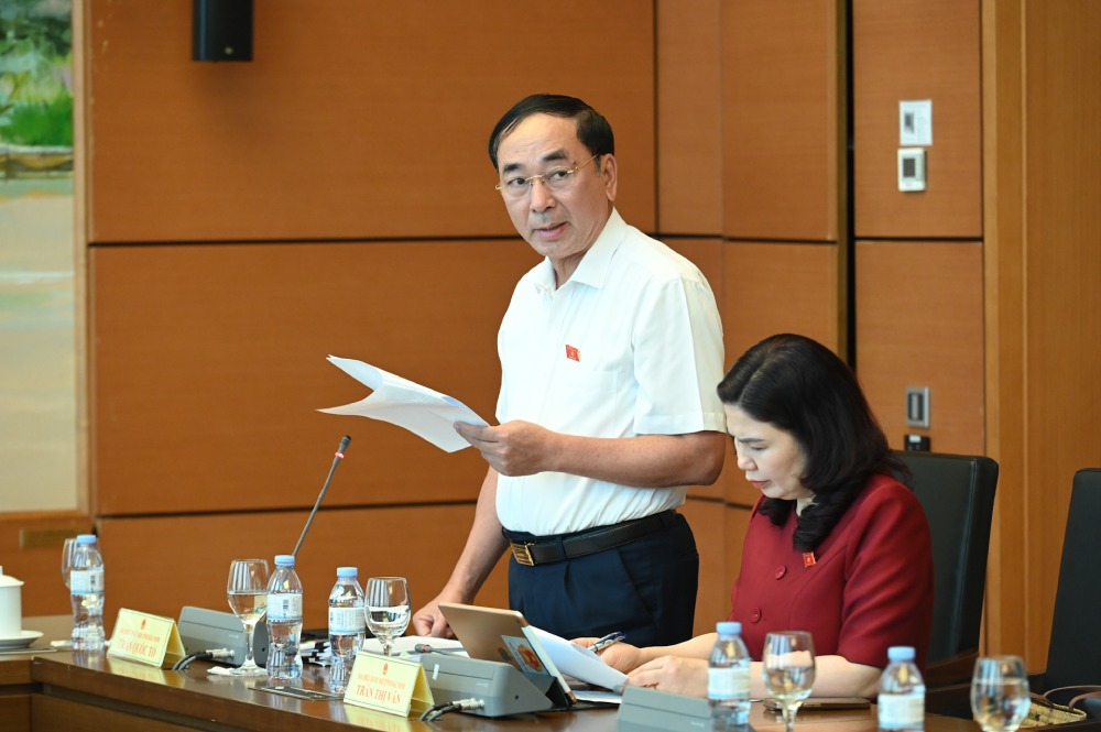 Senior General Tran Quoc To commented on the draft Law amending and supplementing a number of articles of the Law on Vietnamese nationality. Photo: Pham Dong