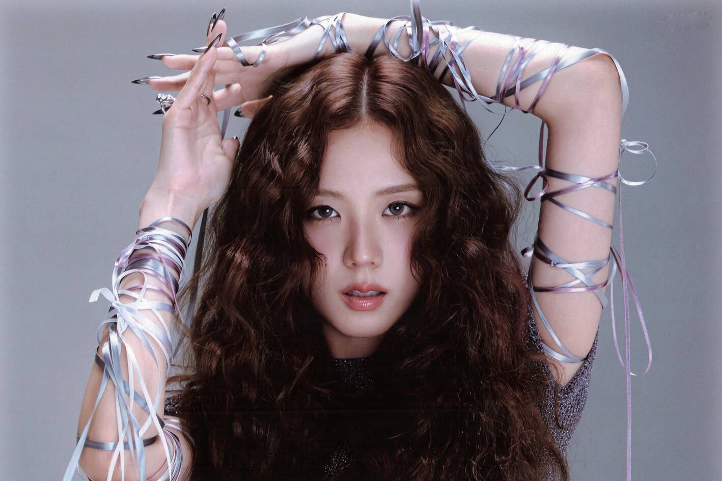 Singer and actress Jisoo (Blackpink). Photo: Poster of album Amortage