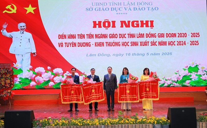 Tôn vinh 250 gương điển hình tiên tiến ngành Giáo dục Lâm Đồng