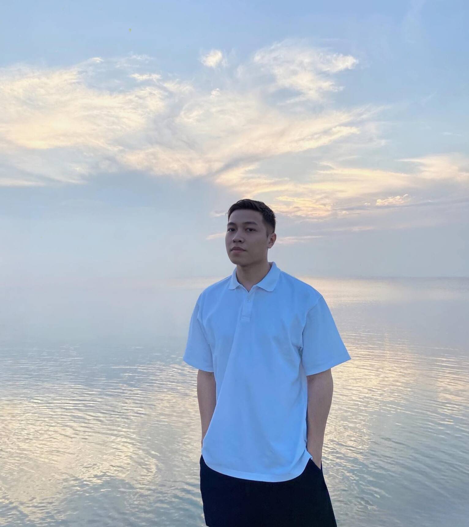 Anh: Hua Hong Quan