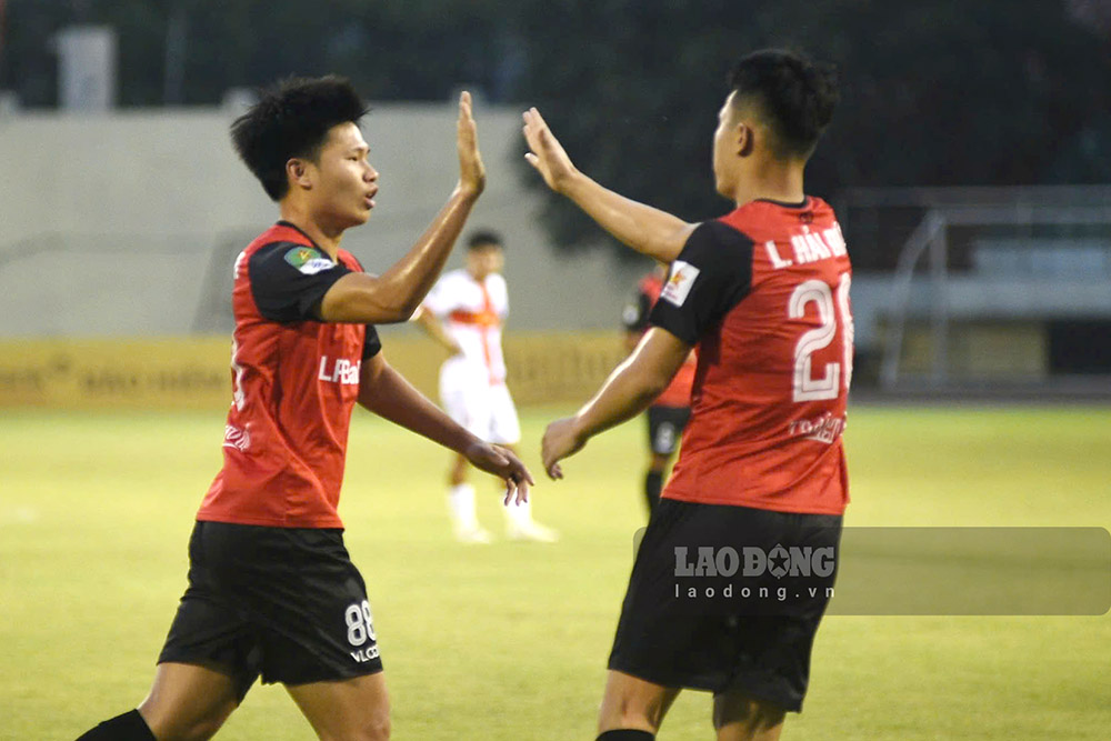 Phu Dong Ninh Binh gano oficialmente la primera division 2024-2025. Foto: Minh Duc