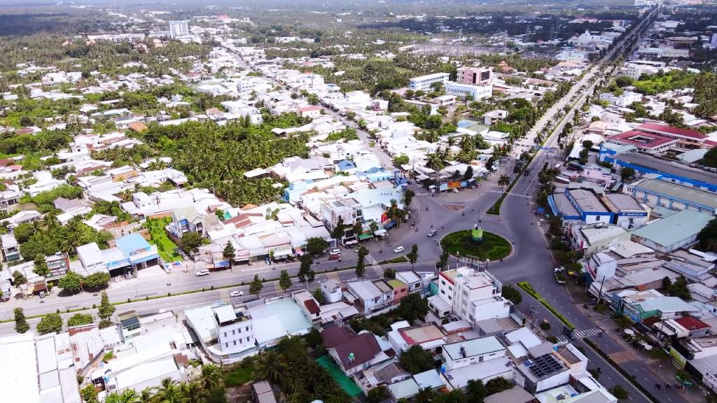 El Comite Popular de la Provincia de Ben Tre propone una politica para apoyar los recursos humanos para el periodo de 2025-2030. Foto: Thanh Nhan