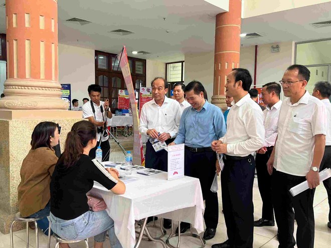 1.983 chỉ tiêu việc làm tại Phiên giao dịch và tư vấn việc làm huyện Ba Vì