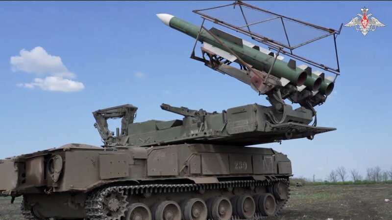 El sistema ruso Buk-M2 intercepta misiles ucranianos. Foto: Corte del video del Ministerio de Defensa