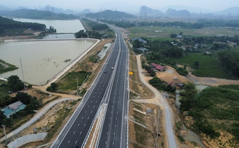 Expressway project. Photo: Xuyen Dong
