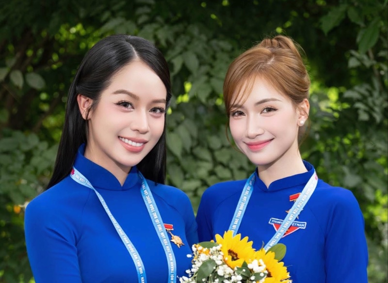 Miss Thanh Thuy y Hoa Minzy toman fotos juntas. Foto: personaje proporcionado