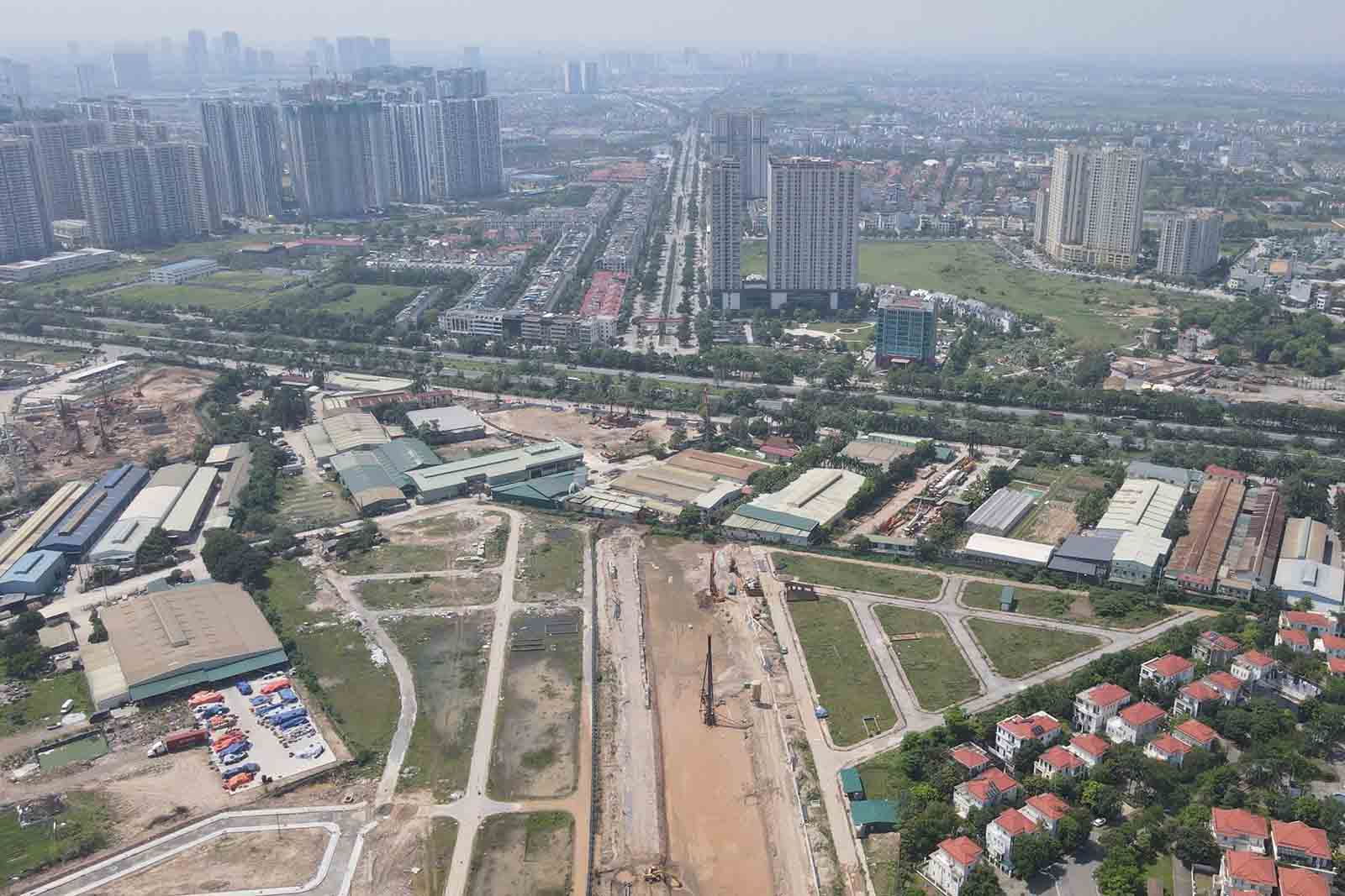 Diem dau du an tai nut giao voi Dai lo Thang Long. Khu vuc nay dang duoc xay dung nut giao gan 2.400 ti dong de ket noi Vanh dai 3,5 voi Dai lo Thang Long. Anh: Huu Chanh
