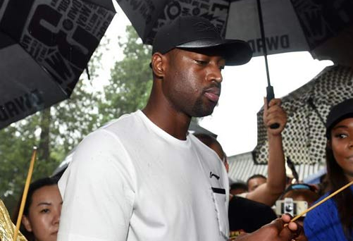 Dwyane Wade toma muchos metodos para luchar contra el envejecimiento despues de los 40 años. Foto: Xinhua