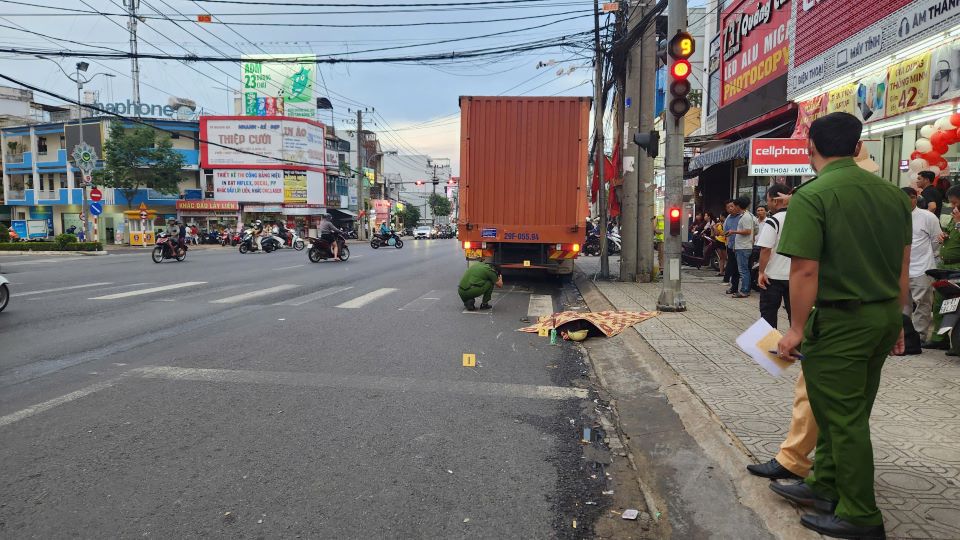 La escena de una cosecha de camiones libre y mortal ocurre en la provincia de Lam Dong. Foto: Lam Hong