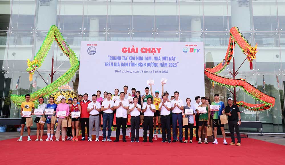 Hon 27,5 ti dong la so tien ban to chuc giai nhan duoc tu cac doanh nghiep, ca nhan dong gop gay quy chung tay xoa nha tam, nha dot nat tren dia ban tinh Binh Duong. Anh: So VHTTDL Binh Duong