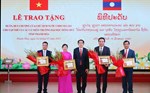Trường Đại học Hồng Đức nhận Huân chương của Chủ tịch nước CHDCND Lào
