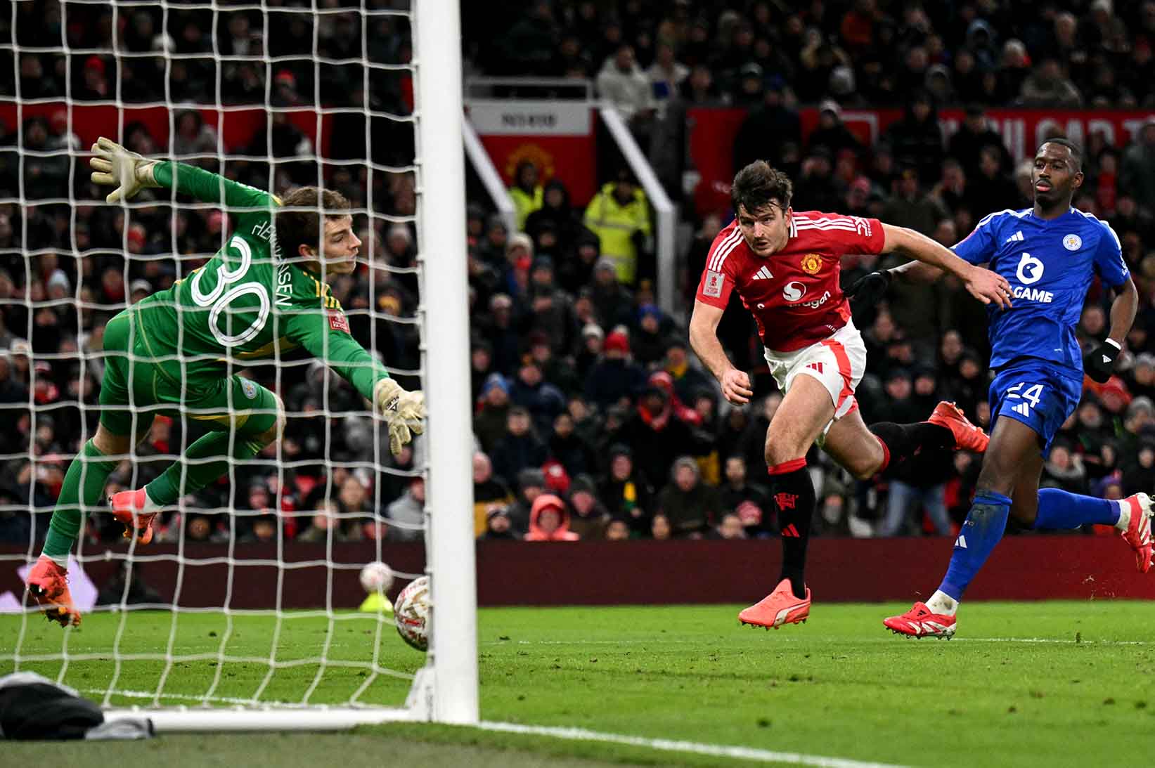 Rat nhieu lan trong mua giai nay, Harry Maguire da ghi ban quan trong cho Man United. Anh: AFP