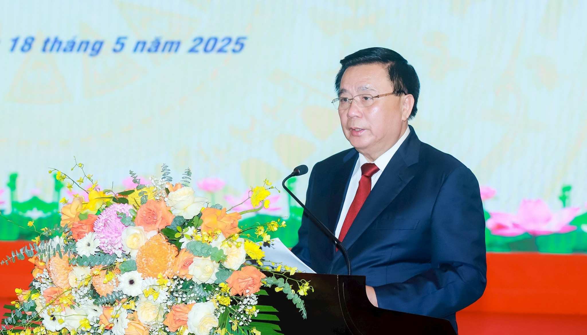 Gs. Dr. Nguyen Xuan Thang - miembro del Politburo, Director de la Academia Politica Nacional Ho Chi Minh, presidente del Consejo Teorico Central de la Tabla Teorica Central y propuso el seminario. Foto: Thanh Duy