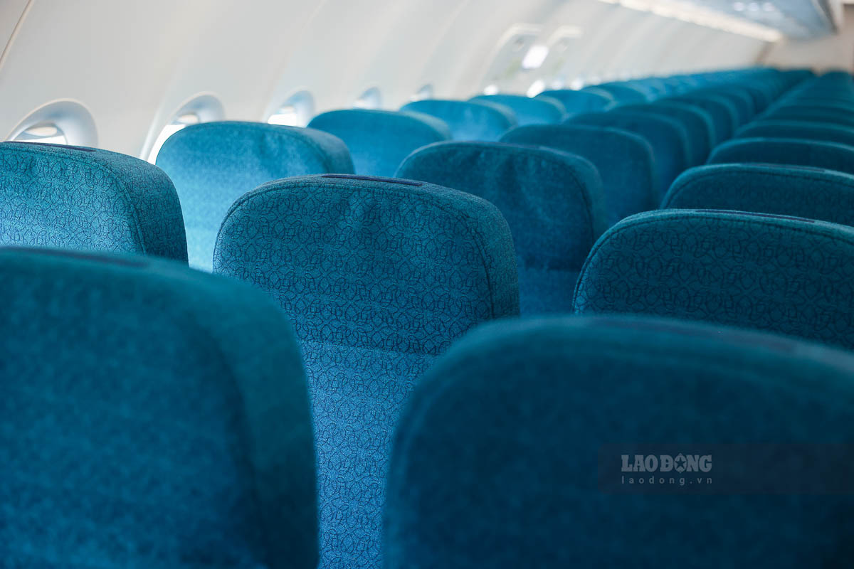 Small actions such as arranging the back of the seat straight when the plane takes off and lands can determine the safety level, even the survival of passengers in emergency situations. Photo: Hai Nguyen