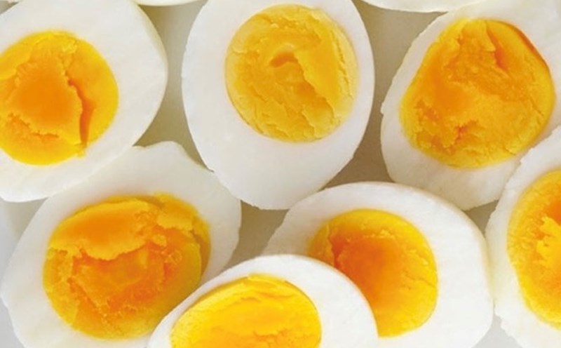 Boiled eggs can still be a dish when they are full. Photo: Thu Thuy