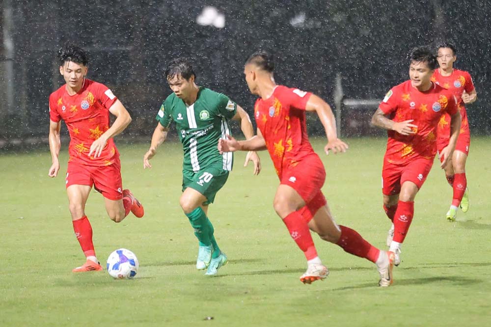 In the National First Division, Binh Phuoc will compete for a play-off spot with PVF-CAND. Photo: Thanh Vu
