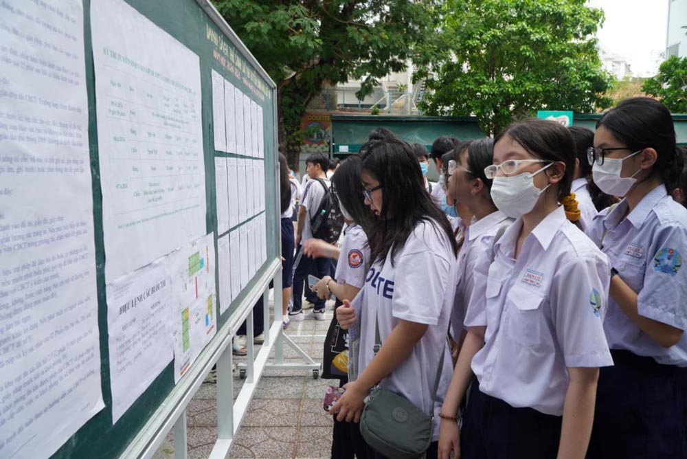 Students taking the 10th grade entrance exam in Ho Chi Minh City in 2024. Photo: Chan Phuc