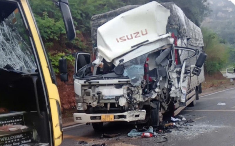 Scene of the accident on National Highway 6. Photo: Provided by the people.