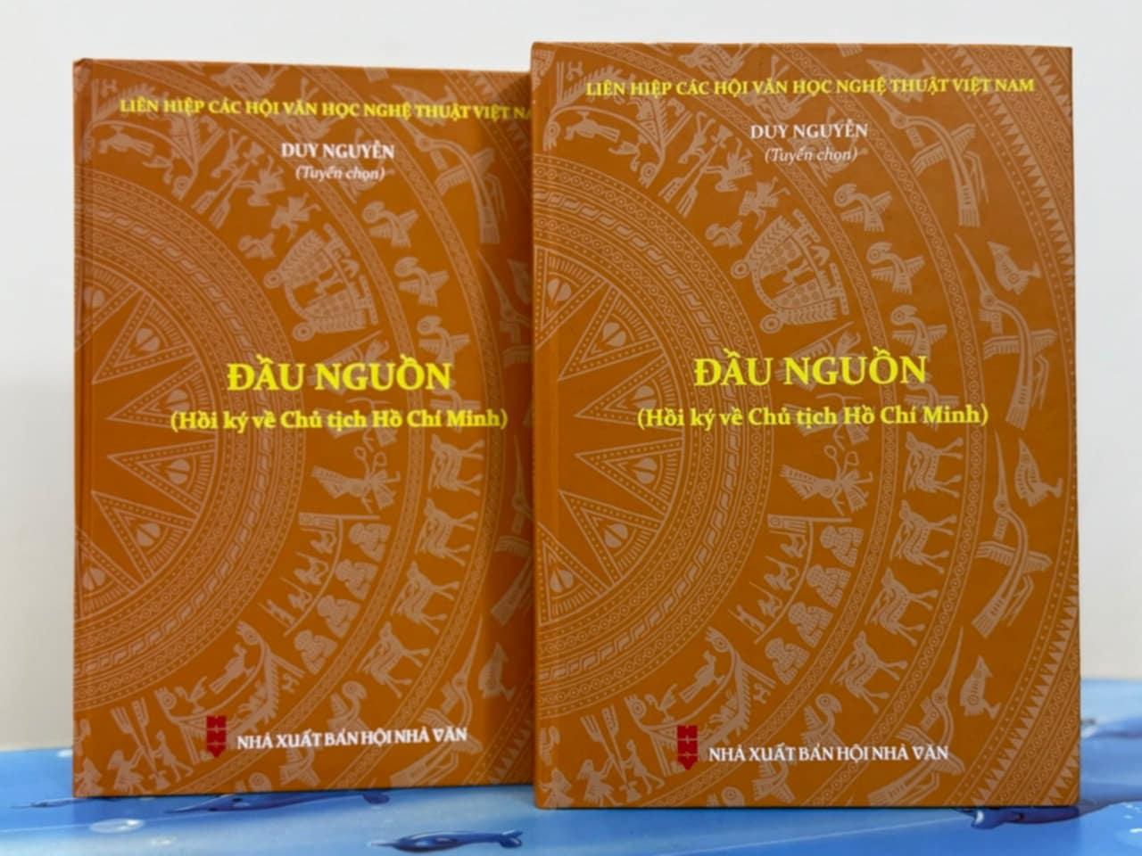 Bia sach Dau nguon - Hoi ky ve Chu tich Ho Chi Minh. Anh: Kieu Mai Son