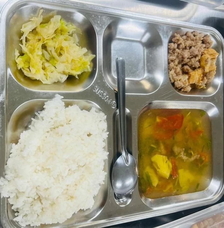 Recently, the announcement of the meal by the Tax Department in Quang Binh has made many schools worried. Photo: Xuan Thao